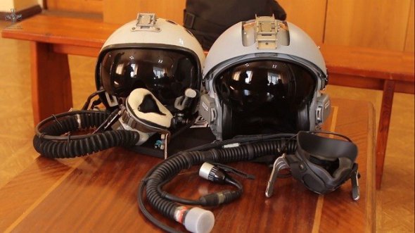 Украинские летчики испытывают новые шлемы с кислородной маской и системой целеуказания