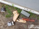 У селі Розумівка Запорізького району невідомі в масках та поліцейських формах напали на будинок. Одного з нападників вдалося затримати на місці злочину