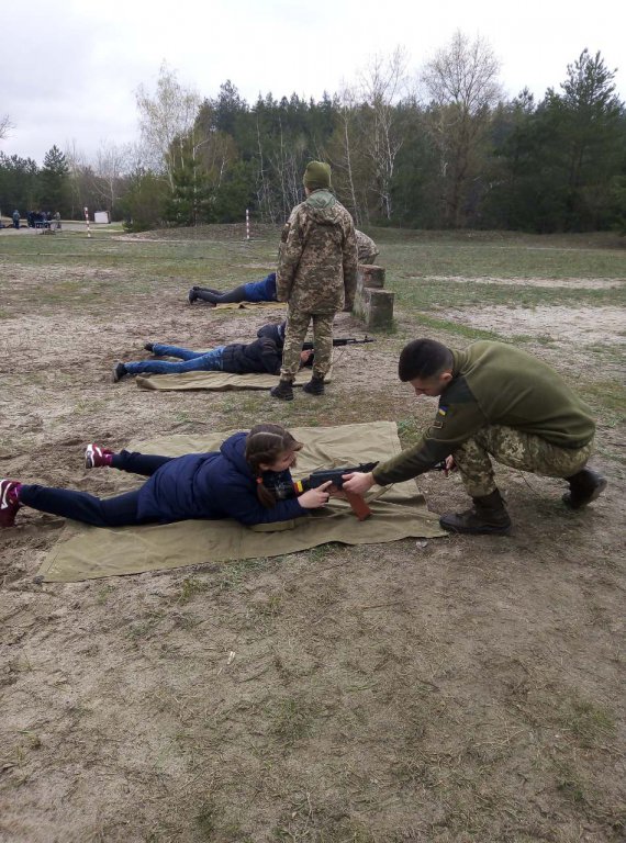 Пальчиківських школярів навчали військовим дисциплінам