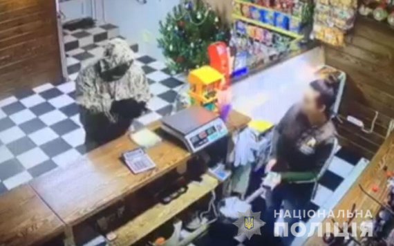В Херсоне задержали подозреваемого в разбойных нападениях на сеть магазинов с игрушечным пистолетом