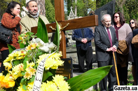 Диссидента похоронили на почетном поле Лычаковское кладбище во Львове