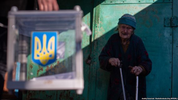 В Новотроицком выбирают президента Украины. Фото: Радио Свобода