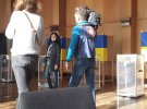 Голосование во втором туре выборов президента в посольстве Украины в Финляндии