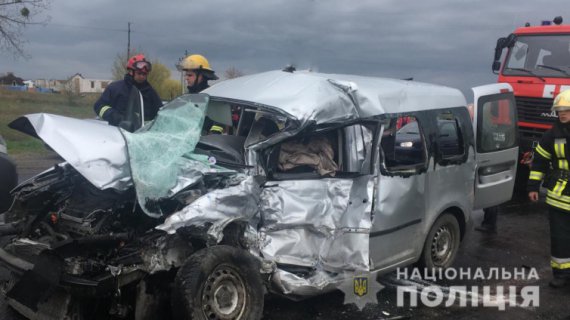 21 апреля произошла смертельная авария на повороте в село Крупа Луцкого района на Волыни. Погибли 3 человека, среди них ребенок