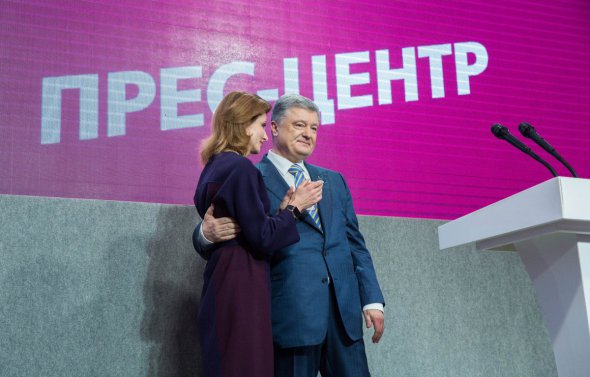 Порошенко подякував дружині Марині, дітям і батькові за те, що завжди поруч