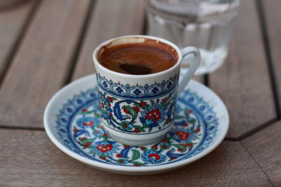 Турецкий кофе с чесноком и медом.