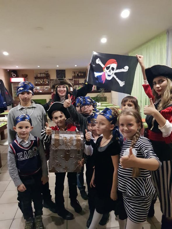 Для підлітків та дорослих проводять квести