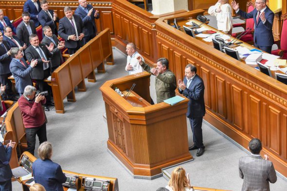 Языковой закон поддержали 279 народных депутатов