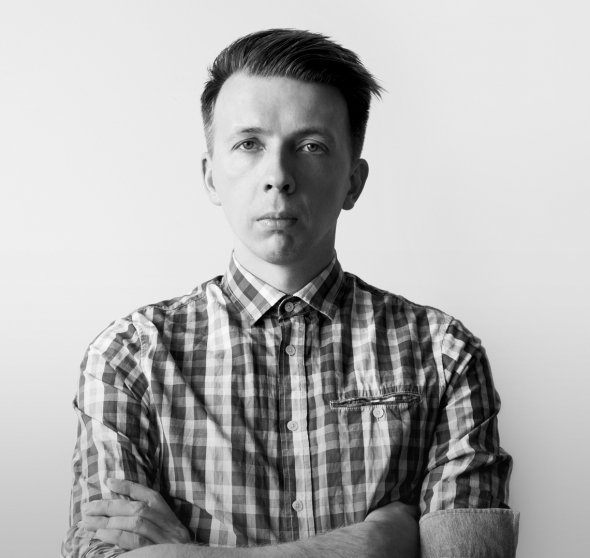 Маркіян КАМИШ, 30 років, письменник. Народився в сім'ї ліквідатора наслідків аварії на Чорнобильській АЕС. Навчався на історичному факультеті Київського національного університету імені Шевченко. Покинув виш на четвертому курсі, щоб стати письменником. "Насправді освіта дала мені дуже багато. Це вміння працювати з інформацією, обробляти її, любов до історичної літератури та історії, зацікавлення публіцистикою, любов до книг та літератури". З 2010 року досліджує Чорнобильську зону. Здебільшого відвідував її як нелегальний сталкер. Про зону відчуження видав три книги. Роман «Оформляндія» опубліковано у Франції. Останню роботу — повість “Чормет” про чорнобильських мародерів, номінували на Літературну премію Європейського Союзу. Одружений, живе у Києві.