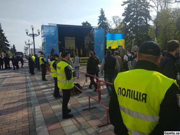 За порядком стежить поліція