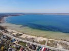 Тривають роботи над інфраструктурою селища та облаштуванням пляжу, аби зробити містечко туристично привабливішим.