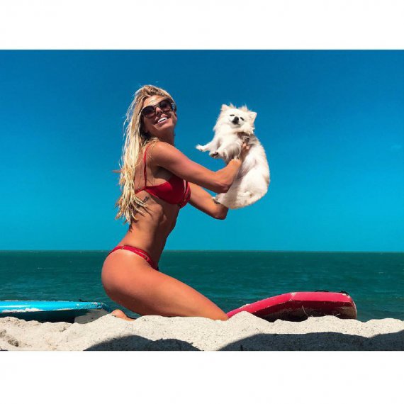 Модель Каролін Біттенкурт