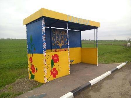 Українці перетворюють зупинки громадського транспорту у витвори мистецтва. 