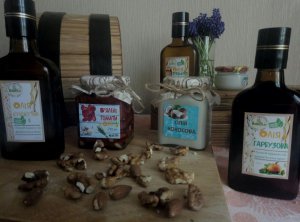 У Маріуполі переселенець виробляє «живе» масло. Фото: з особистого архіву Ігоря Кирилюка