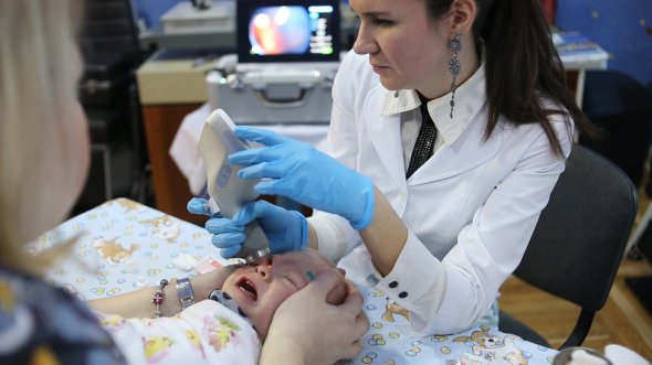 В Інституті ім. В.П. Філатова фахівці боряться з проблемою втрати зору та інвалідизації новонароджених недоношених дітей через таке захворювання як ретинопатія недоношених. Воно стає причиною більшості випадків повної сліпоти в ранньому віці.