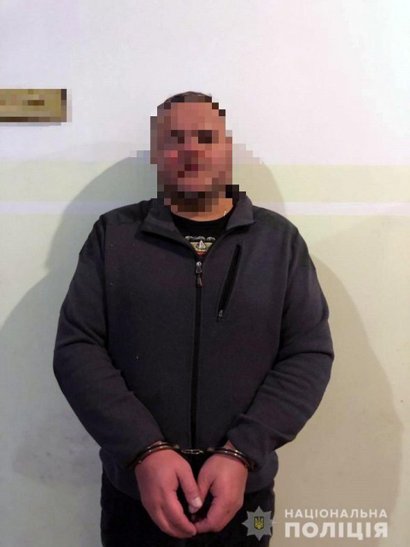 В Киеве мужчина пытался похитить авто Honda CR-V с полицейским в салоне