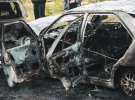 У Києві на Лариси Руденко Amulet влетів у припарковані автомобілі і загорівся