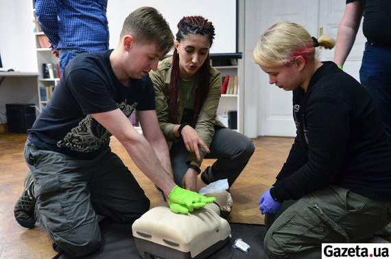 Во Львове состоялся тренинг "Базовая поддержка жизнь" от ветеранской организации TacCat First Aid
