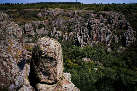 Актовський каньйон називають "Долиною диявола" або Міні-версією Великого каньйону Колорадо. 