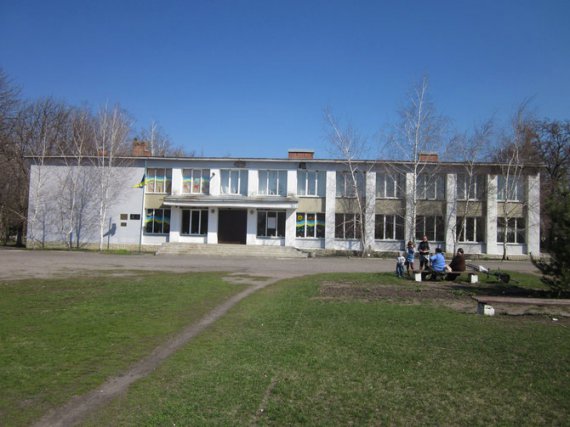 Так виглядає районний будинок культури в Чутовому