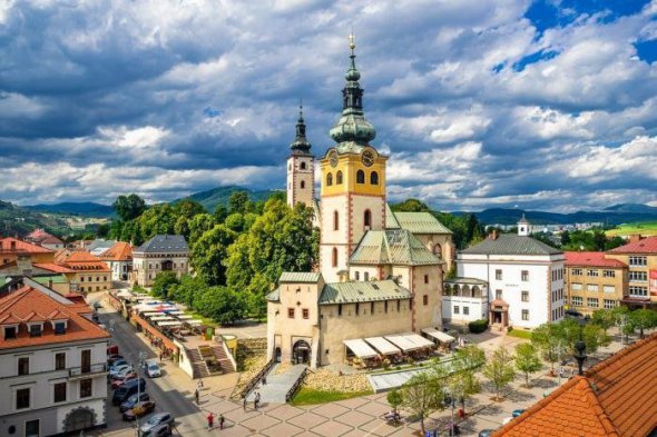 Население Словакии как население Киева умноженное в два раза. 