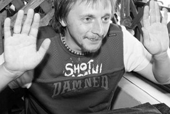 10 років тому у жахливій аварії на просп. Перемоги, 83 в Києві загинув відомий журналіст 35-річний журналіст Ігор Пелих. Вів програму "Галопом по Європах" на телеканалі ICTV