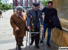 Частину пенсіонерів на Пагорб Слави привезли організовано - на автобусах
