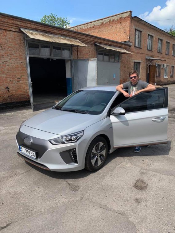 Полтавська облрада придбала електромобільл