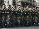 Показали армейские фото красавиц из Украины и НАТО