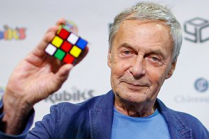 19 травня 1974-го кубік Рубік винайшов Ерне Рубік.