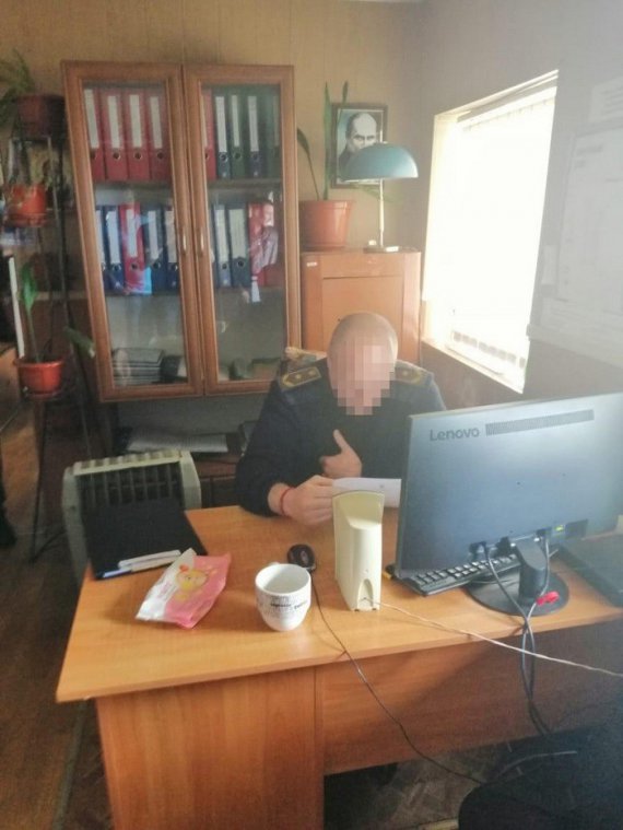 Державного інспектора затримали на робочому місці, обох його посередників – у Вінниці. 