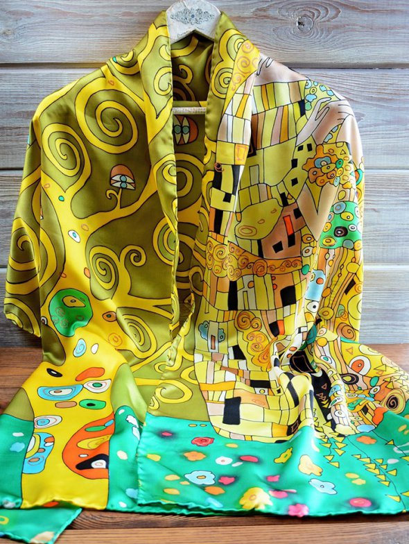Шелк для батика покупает в американских магазинах в рулонах по 50 и 100 метров