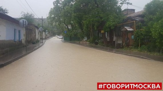 Оккупированную Феодосию затопило после дождя