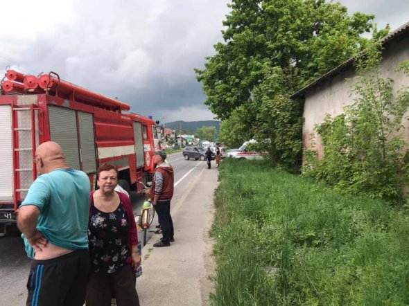 20 травня, поблизу селеща Верхнє Синьовидне Сколівського району Львівської області вантажівка врізалася у два автомобіля. 