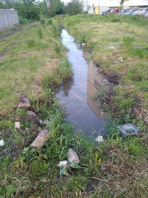 Через неякісний водовідвід на Рзсошенцях з'явилася "річка" 