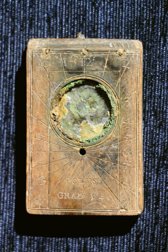 Археологи знайшли кишеньковий сонячний годинник