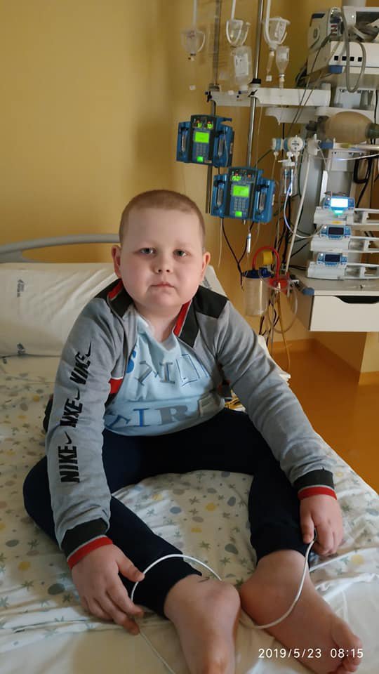 7-річний Артем Могила перебуває на лікуванні в італійській клініці, родині потрібна фінансова допомога