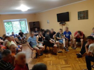 На Житомирщині в тренінг-центрах під виглядом реабілітації від алко- та наркозалежності примусово утримували 80 осіб
