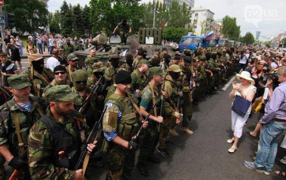 Боевики позвонили в пол четвертого ночи и заявили, что позволят Украинский выйти из здания, на что украинцы разработали хитрый план