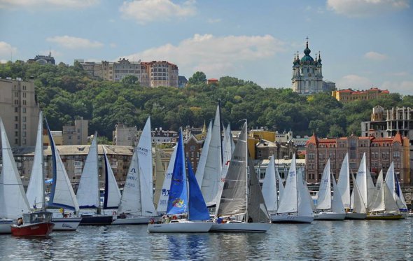 Состоится парусная регата "День Киева" и чемпионате города среди крейсерско-гоночных яхт.