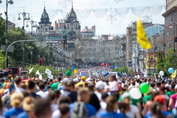 "Пробіг під каштанами" зібрав тисячі киян та гостей міста. Фото: Кyivcity.gov.ua 