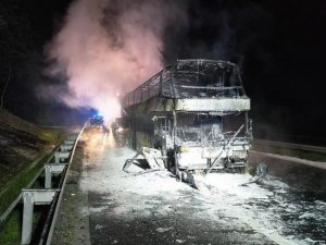 На трассе в Польше сгорел автобус "Киев-Прага". Фото: TVN24