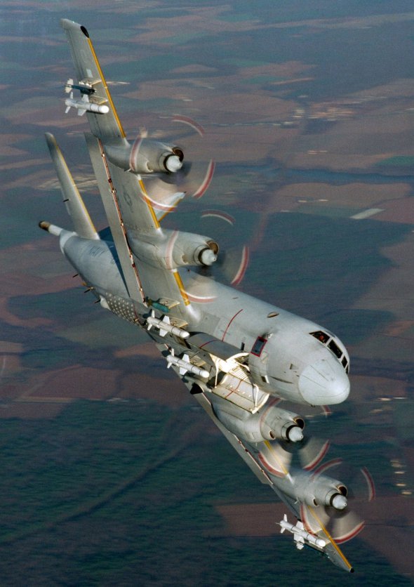 Патрульный самолет С-3 «Орион» вооружен четырьмя ПКР AGM-84 Harpoon