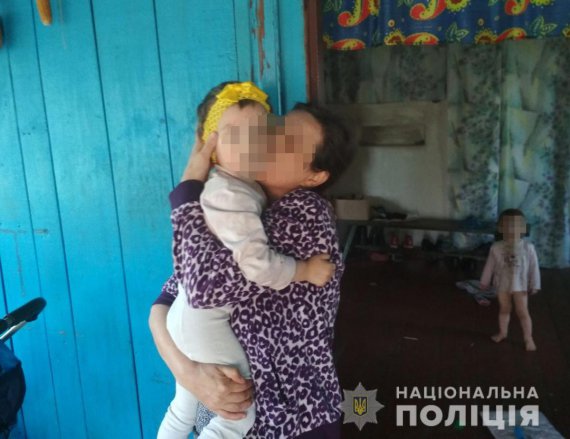На Житомирщині батьки вбили 5-річну доньку. Тіло спалили в плиті, а рештки викинули