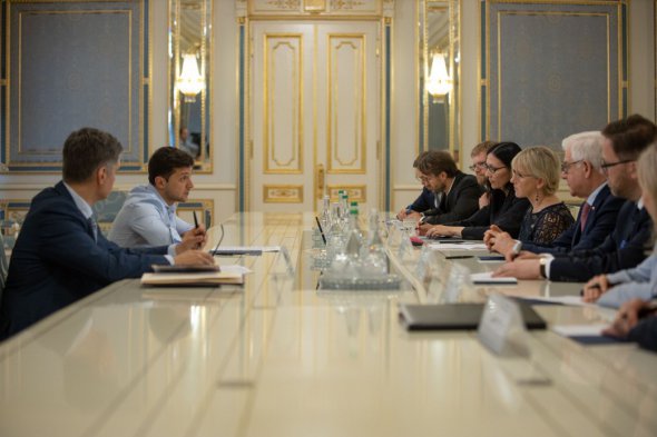 Украина движется в ЕС и НАТО, говорит президент Владимир Зеленский.