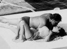 Но долго это не продлилось. Вскоре они тайно сбежали на крошечную виллу в Порто-Сан-Стефано, и это были счастливейшие моменты в жизни женщины. Папарацци застукали их целующимися 25 июня 1962 года.