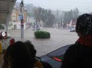 Непогода бушевала час, на фото Севастопольский автовокзал