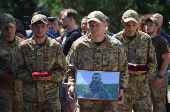 У Полтаві прощалися із загиблим бійцем Дмитром Пруглом