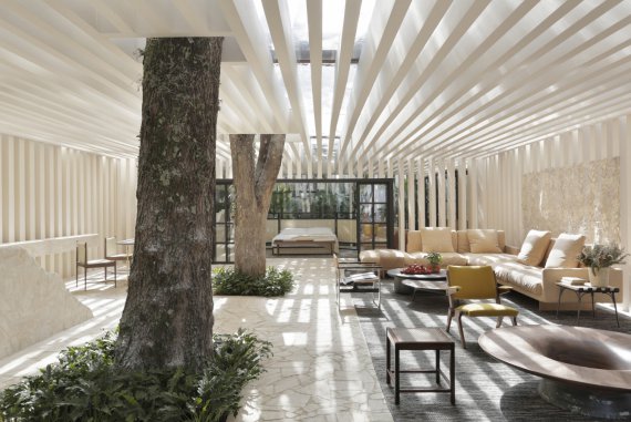 Простота в усьому була головним принципом, якого дотримувався архітектор при проектуванні Casa das Sibipirunas. 