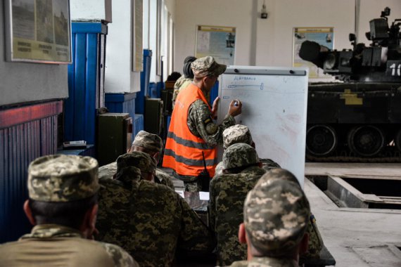 Проходят учения у военнослужащих десантно-штурмовой войск и морской пехоты Военно-морских сил Вооруженных сил Украины